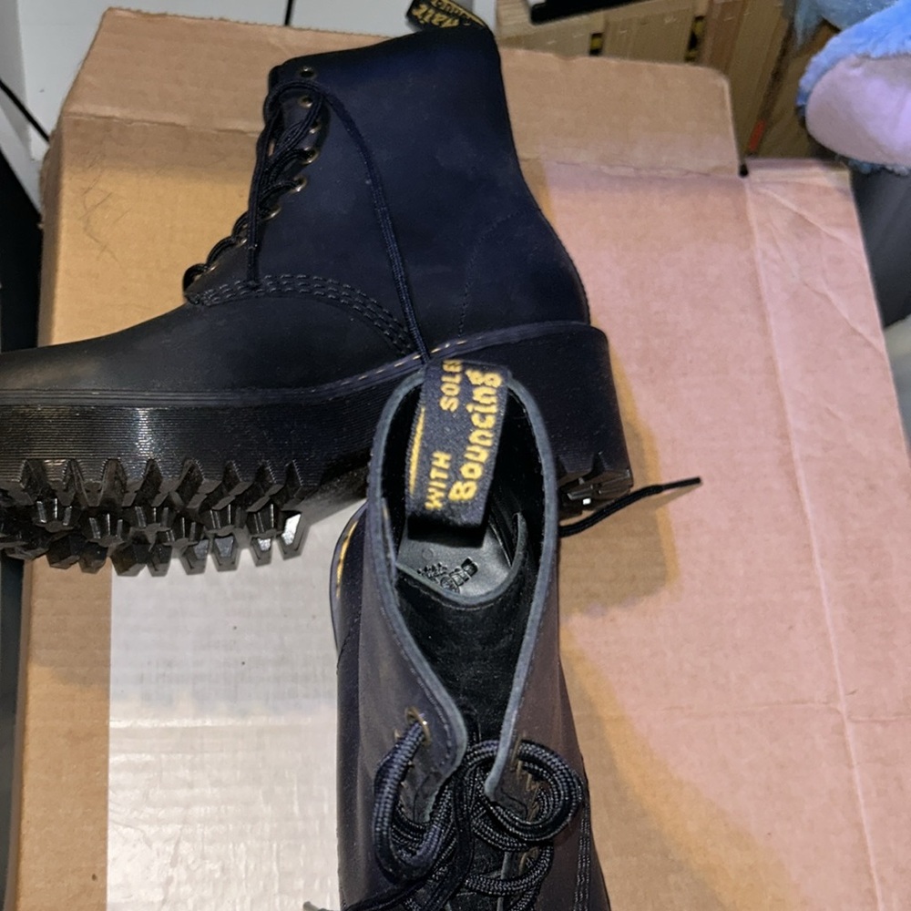 HP🎊🎊Doc Martens Boots - Picture 4 of 10